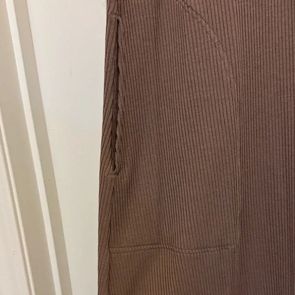 Woolx- “Harlowe” Brown Short Sleeve Dress with Pockets, XL, New Without Tags. - Picture 3 of 5